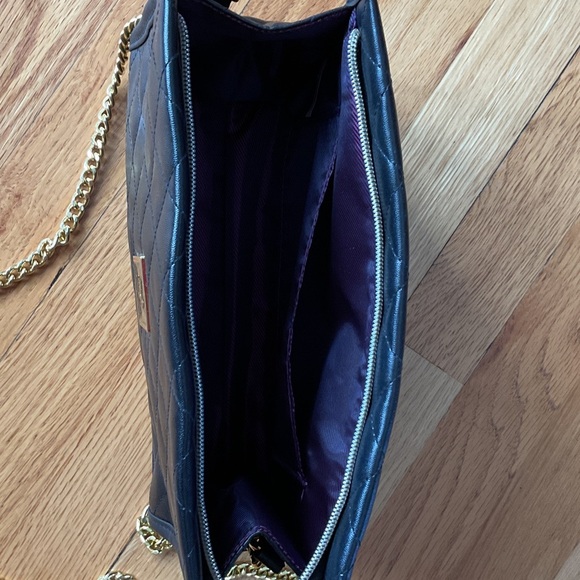 Younique Black Quilted Crossbody Bag with Gold Chain - Picture 5 of 5